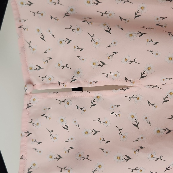 Backyard Roses Anna Top - Picture 8 of 8